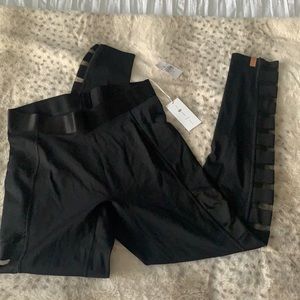 Lou & Gret Form Mesh Leggings